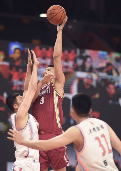 四川队绝杀山西队，布克带队取胜