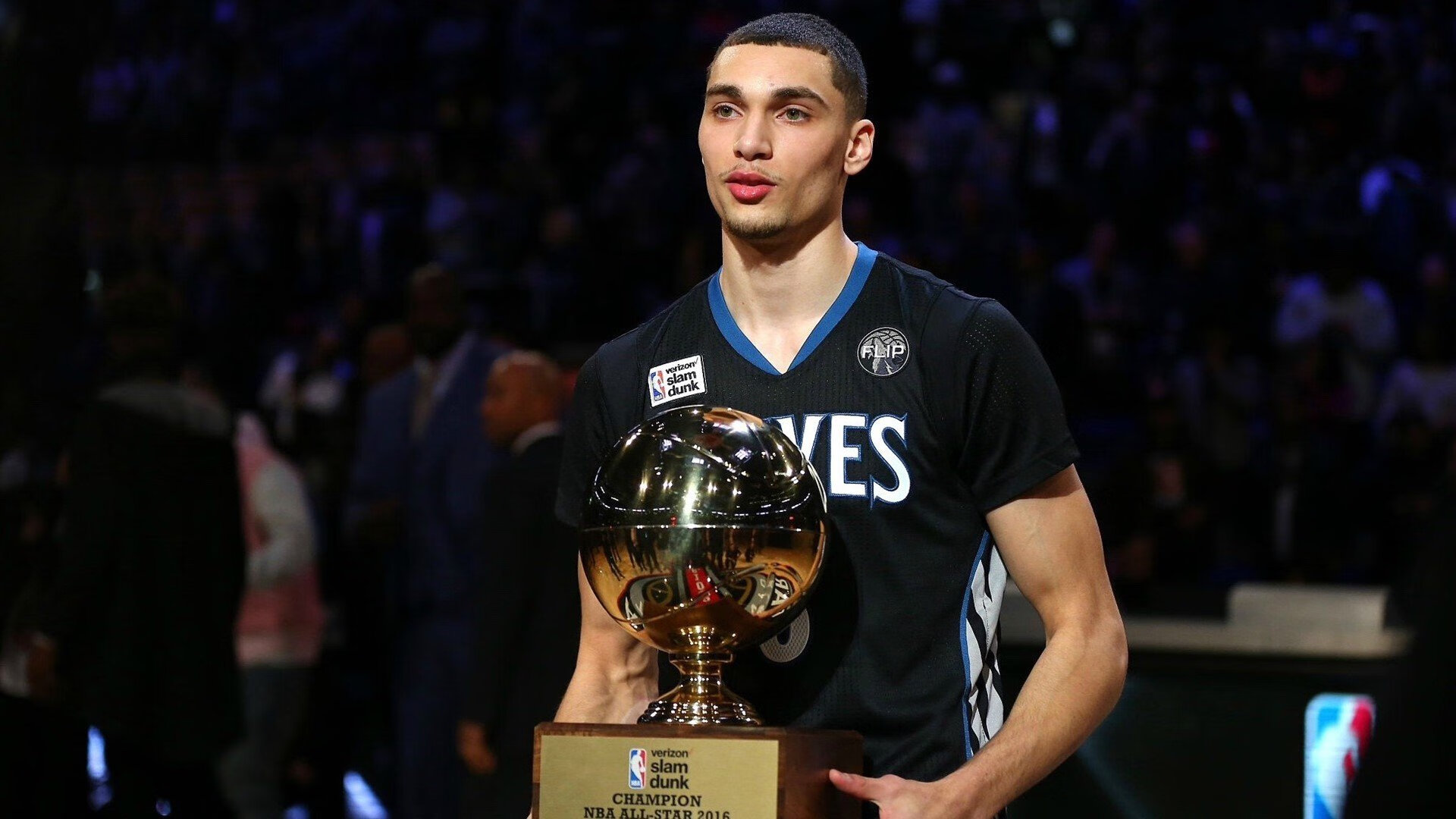 76人防守锁死湖人，锡安成为关键先生，一场战术与意志的较量