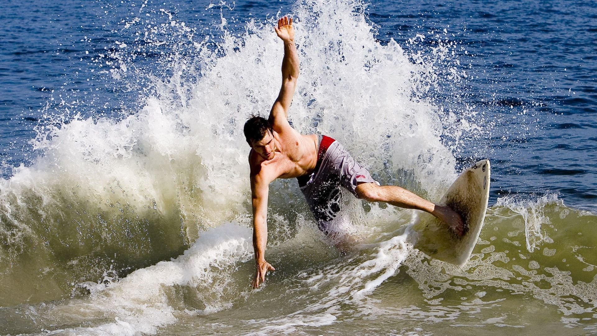 压哨绝杀与抢七接管，竞技体育中关键时刻的神话与现实